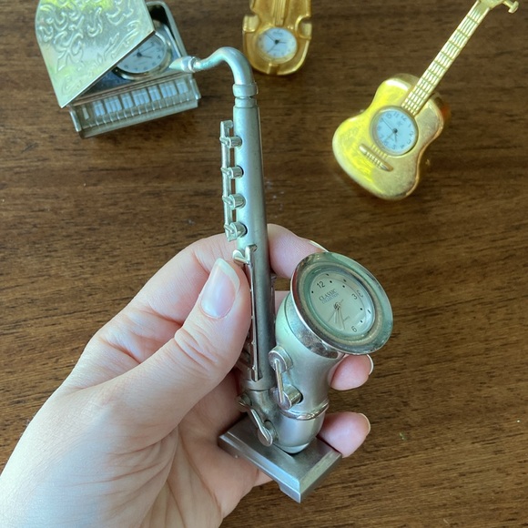 Vintage Musical Instruments Miniature Clocks - Picture 3 of 12